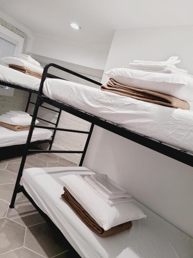 Flower Llc Hostel Washington