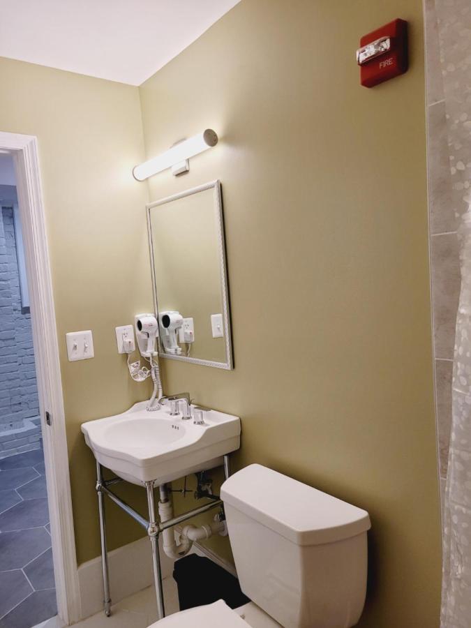 Flower Llc Hostel