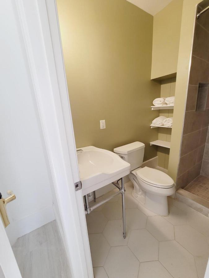 Flower Llc Hostal *